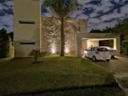 Casa en venta en Los Tacos. 3 dormitorios.Suite...