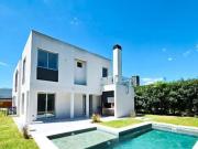 Casa en venta en Los Troncos