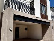 Casa en Venta en Los Viñedos, Torreón, Coahuila de...
