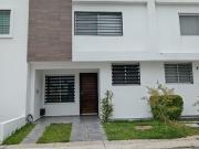 Casa en venta en Luna Bosque, junto al Bosque de la...