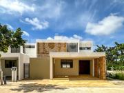 Casa en Venta en M?rida en Esquina de Privada Zendera,...