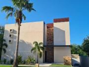 Casa en Venta en M?rida en Yucat?n Country Club, Privada...