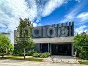 Casa en Venta en M?rida, Yucat?n Country Club, Privada Kutz