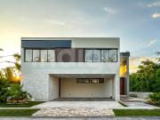 Casa en Venta en M?rida, Yucat?n Country Club, Privada Oasis