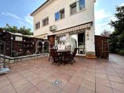 Casa en venta en Malgrat de Mar. Chalet pareado en venta...