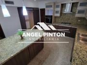 Casa en Venta en Maracaibo Oeste Zulia 249 m2. 6 hab