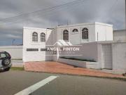 Casa en Venta en Maracaibo Zulia 1200 m2. 5 hab