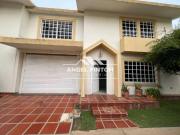 Casa en Venta en Maracaibo Zulia 260 m2. 5 hab