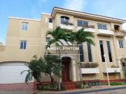 Casa en Venta en Maracaibo Zulia 541 m2. 4 hab