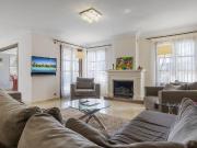 Casa en venta en Marbella, Casco Antiguo. Elegante...