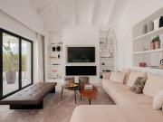 Casa en venta en Marbella, Casco Antiguo. Elegante Villa...