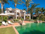 Casa en venta en Marbella, Guadalmina Baja. Casas.