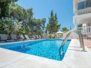 Casa en venta en Marbella, Hacienda Las Chapas. Elegante...