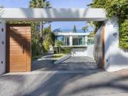 Casa en venta en Marbella, Las Brisas. Moderna Villa en...