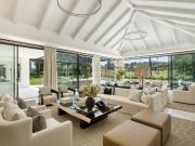 Casa en venta en Marbella, Las Brisas. Villa de Lujo en...