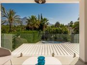Casa en venta en Marbella, Las Brisas. Villa en Las...