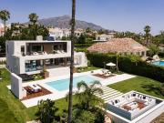 Casa en venta en Marbella, Los Naranjos. Exquisita villa...