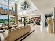 Casa en venta en Marbella, Los Naranjos. Villa moderna...