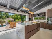 Casa en venta en Marbella, Nueva Andalucía centro. Una...