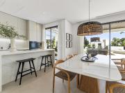 Casa en venta en Marbella, Puente Romano. Villa moderna...