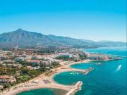 Casa en venta en Marbella, Puerto Banús. Adosada en...