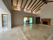 Casa en venta en Marbella, Sierra Blanca. Villa...