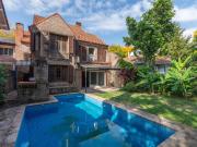 Casa en venta en Martinez de Libertador al Rio, de...