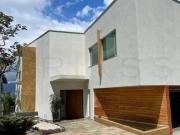 Casa En Venta En Medellin En Altos Del Poblado V176098