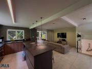 Casa En Venta En Medellin En El Poblado V321047