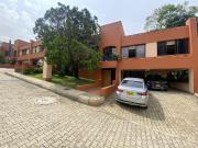 Casa En Venta En Medellin En Los Balsos V178640