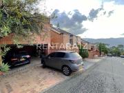 Casa En Venta En Medellin En Los Balsos V200532