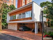 Casa En Venta En Medellin En Los Balsos V78697