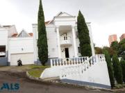 Casa En Venta En Medellin En Los Naranjos V321278