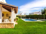 Casa en venta en Mediona. Chalet con jardín y piscina en...