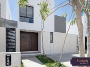 casa en venta en Merida, 3 habits, gran terreno, Jardin...