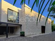 Casa en venta en Merida Cholul en privada con 3...