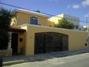 CASA EN VENTA EN MERIDA EN EL NORTE CON 3 RECAMARAS Y JARDIN