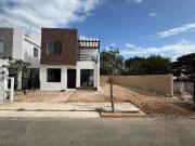 Casa en venta en Mérida en esquina y junto a calle...