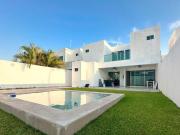 Casa en Venta en Merida en Privada en Santa Gertrudis Copo