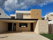 Casa en Venta en Mérida en Única Living, 4 habitaciones