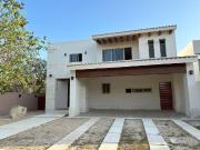 CASA EN VENTA EN MERIDA F 2112, 6 REC. PARQUE CENTRAL...