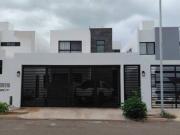 CASA EN VENTA EN MERIDA F 2140, 3 REC. EN GRAN SAN PEDRO...
