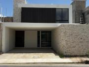 Casa en Venta en Mérida, Privada al Norte, con recámara...