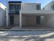 Casa en Venta en Mérida, Varena, Cholul L.21