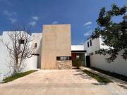 CASA EN VENTA EN MERIDA, YUC, CHOLUL, PRIVADA GARDENA MOD. B