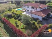 Chalet en venta en Meruelo. Majestuosa casa en venta en...