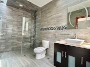 CASA EN VENTA EN METEPEC CERCA DE COSTCO Y GALERIAS...