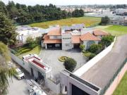 Casa en Venta en Metepec con amplio terreno, acabados de...