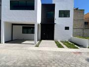CASA EN VENTA EN METEPEC CON ROOF GARDEN