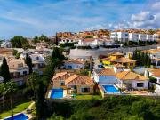 Casa en venta en Mijas, Riviera del Sol. Villa...